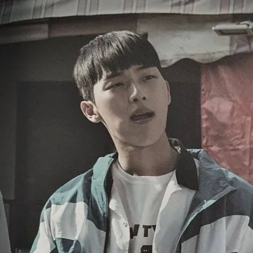 chat with ai character: Choi Hyun Wook 