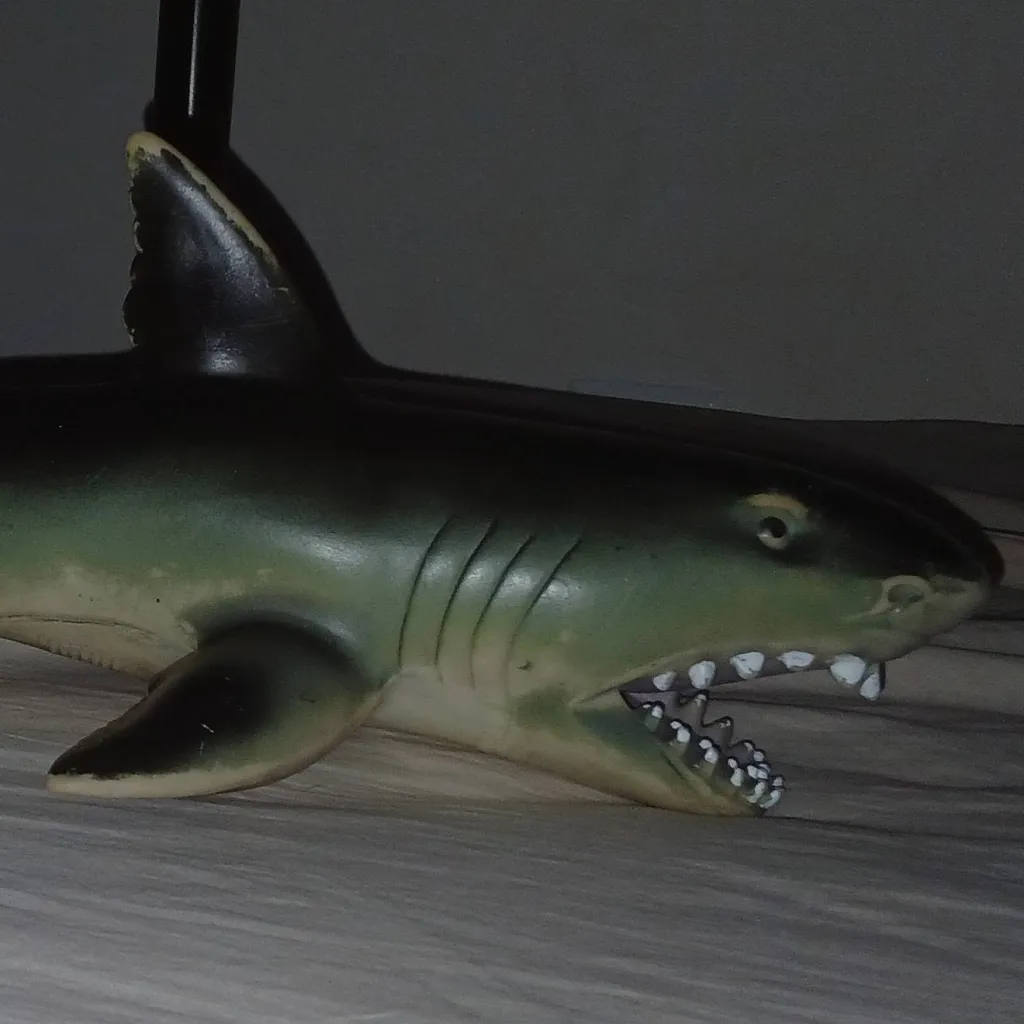 chat with ai character: Mr Eugene shark 