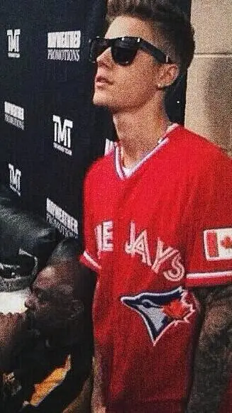 ai character: Justin Bieber background