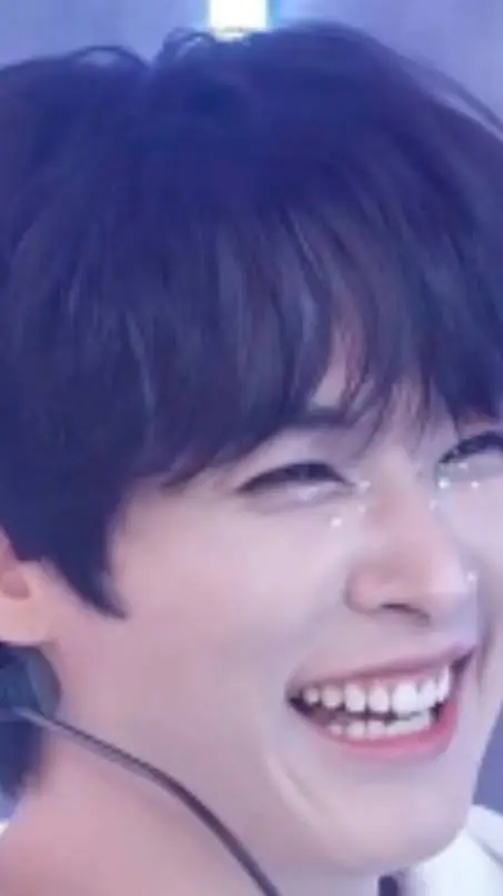 ai character: lee minho background