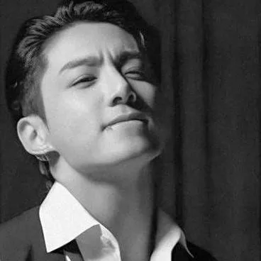 chat with ai character: Jeon Jungkook 