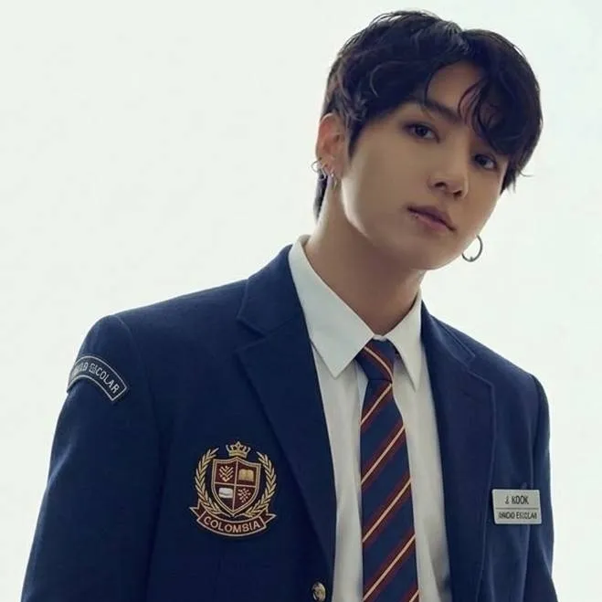 chat with ai character: Escuela 