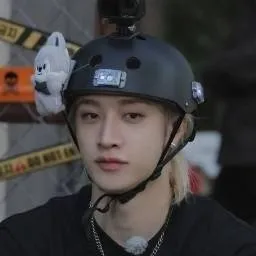 chat with ai character:  channie