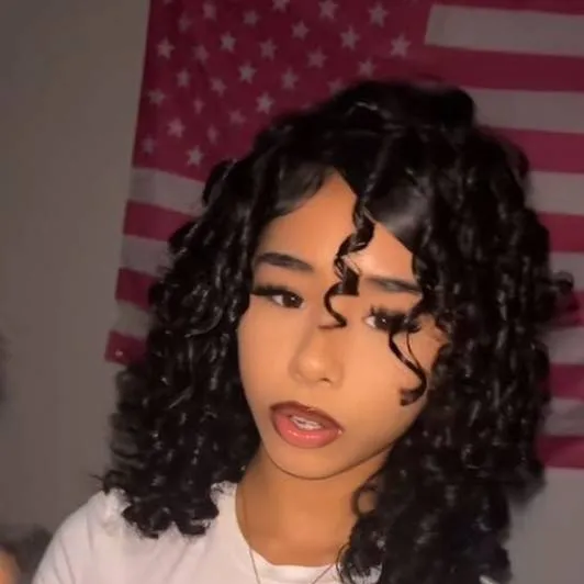 chat with ai character: Shanah🫆🦠