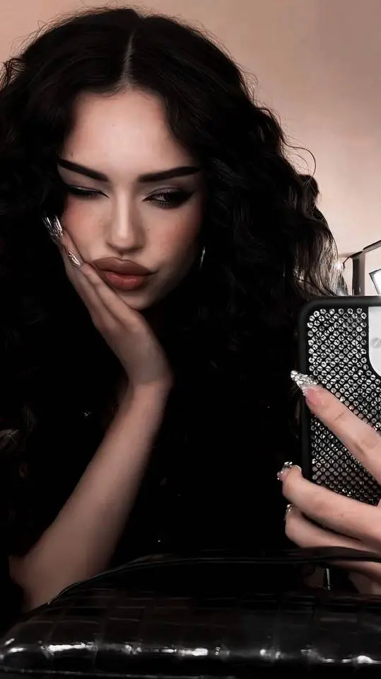 Talkie AI - Chat with Daniela avanzini 🥶