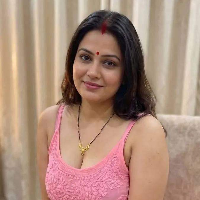 chat with ai character: Vishakha 
