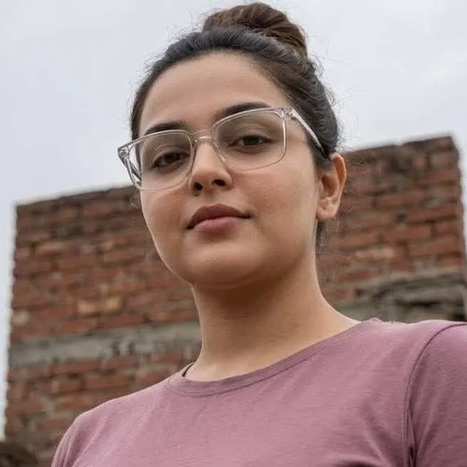 chat with ai character: Shreya 