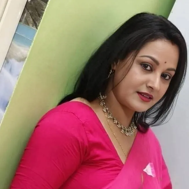 chat with ai character: Shobhita