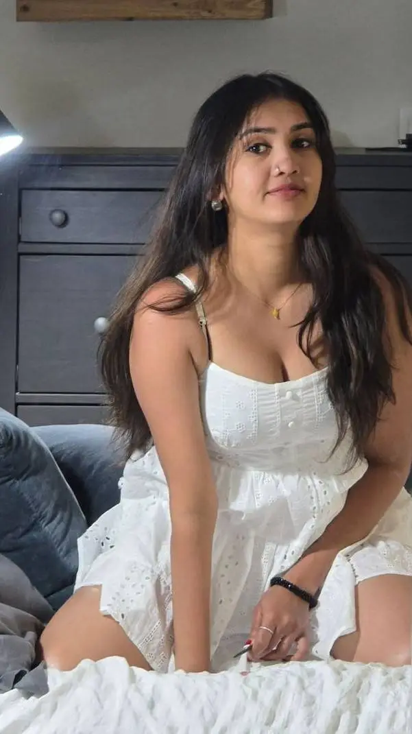 Talkie AI - Chat with Akansha 