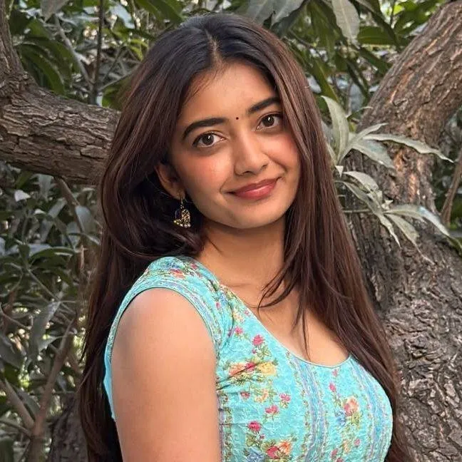 chat with ai character: Soniya