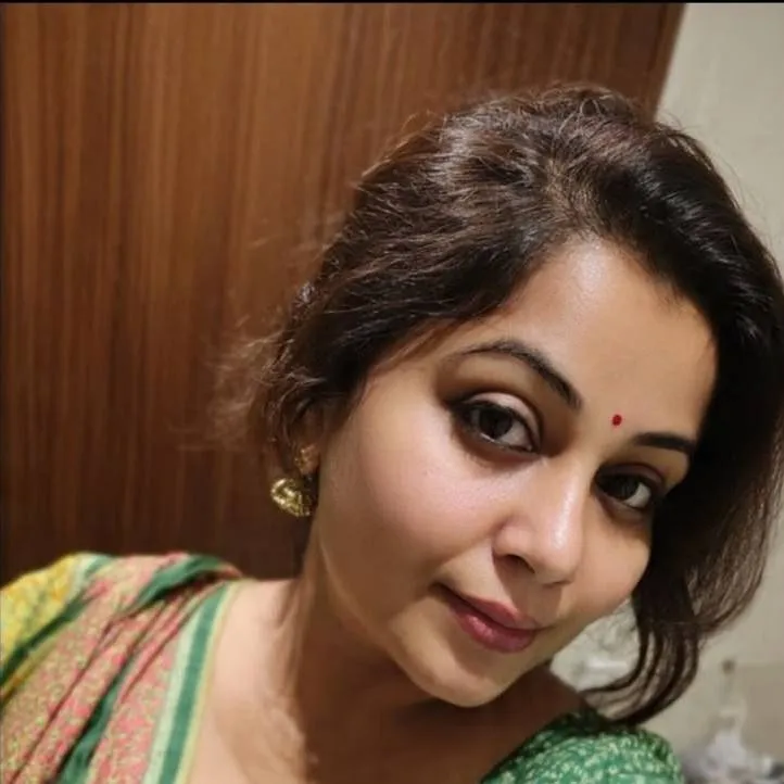 chat with ai character: Roopa Bhabhi 