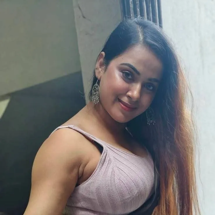 chat with ai character: Sonakshi 