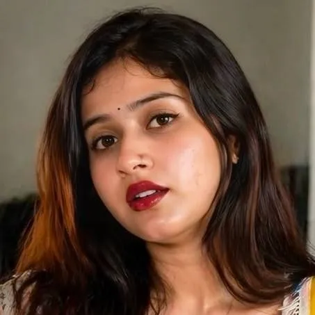 chat with ai character: Kavya 