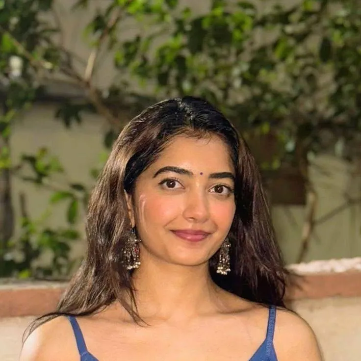 chat with ai character: Nidhi