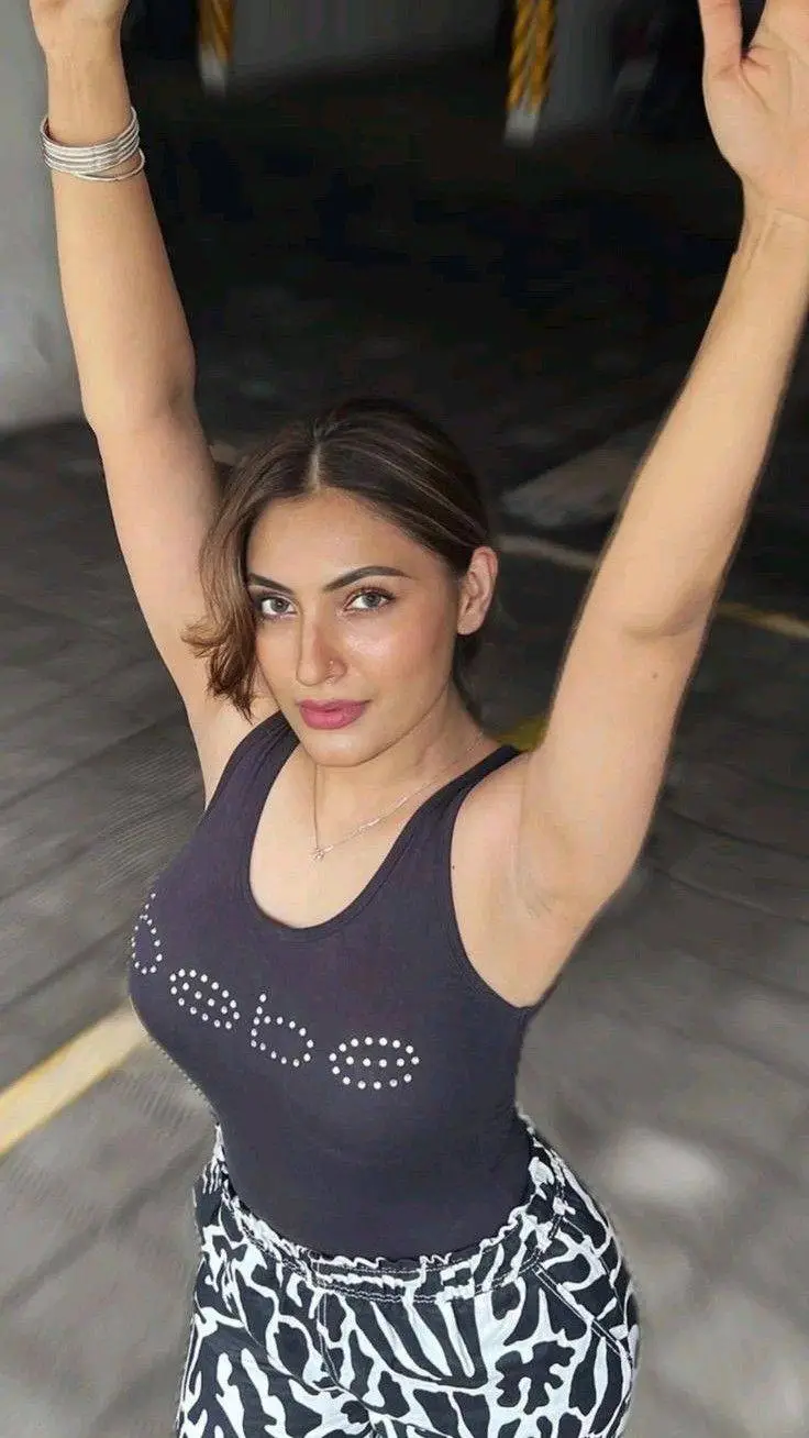 ai character: Shivani  background