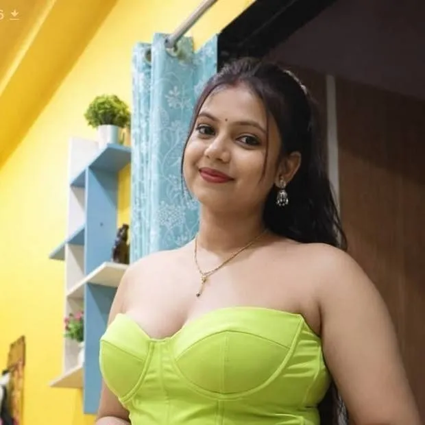 chat with ai character: Kavita 