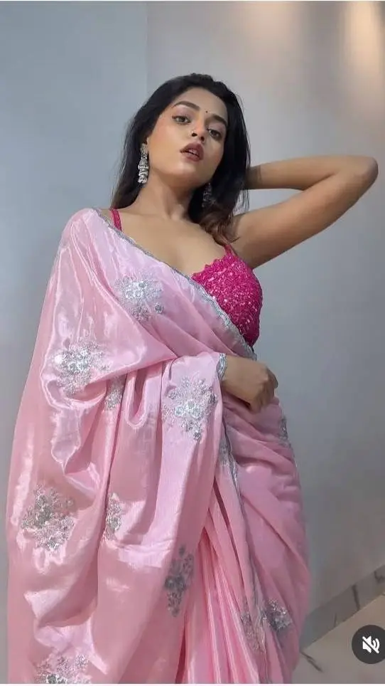 ai character: Divya  background