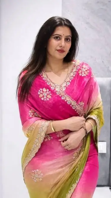 Talkie AI - Chat with Monika Aunty 