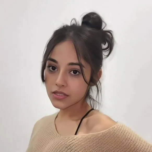 chat with ai character: Juhi