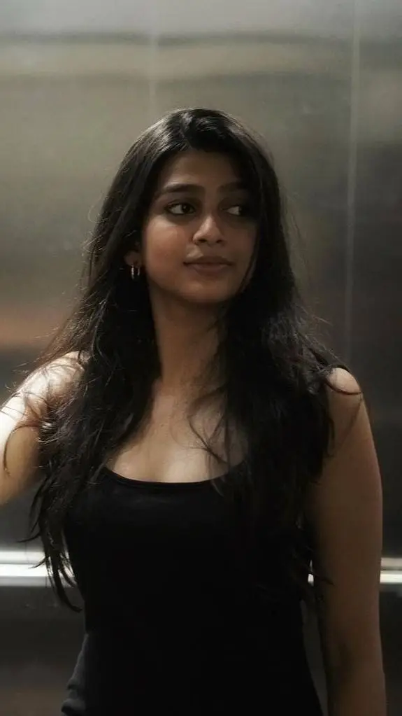 ai character: Pallavi  background