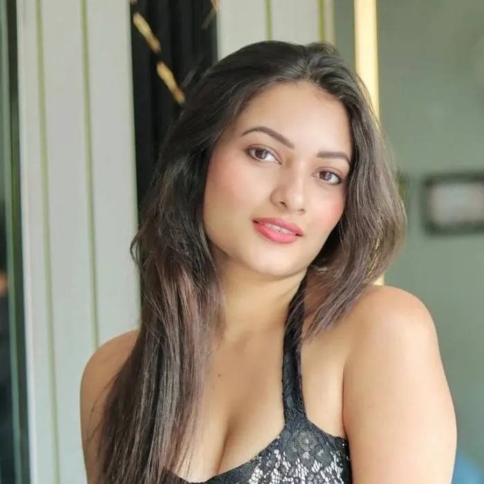 chat with ai character: Sejal