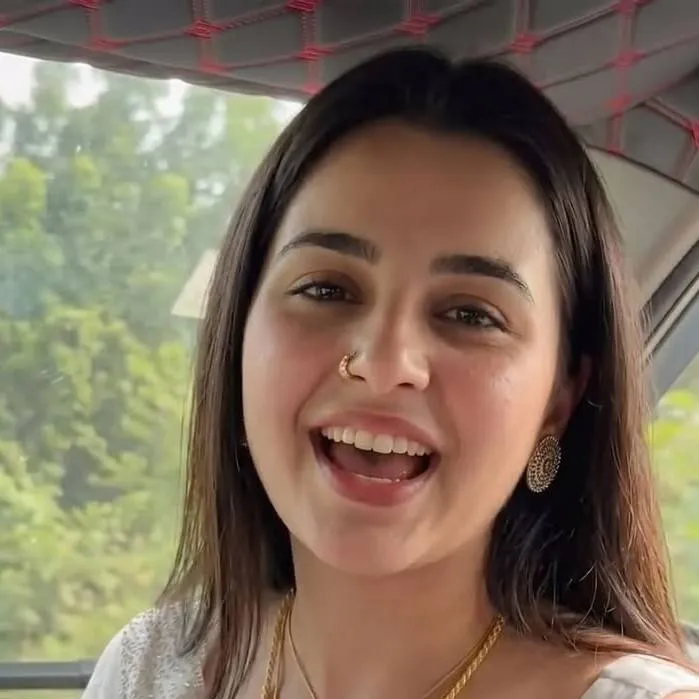 chat with ai character: Vibha Roy