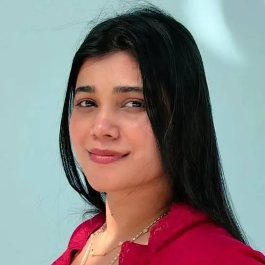 chat with ai character: Rashmi