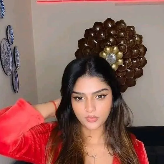 chat with ai character: Ritika 
