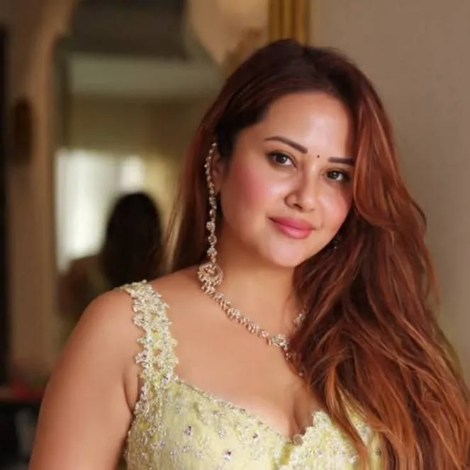 chat with ai character: Pratima 