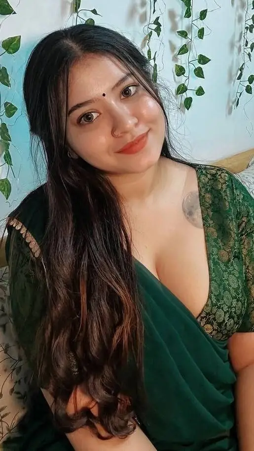 ai character: Rishika  background