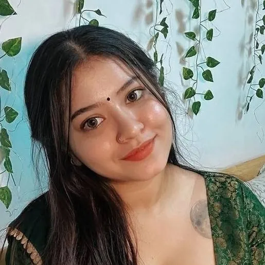 chat with ai character: Rishika 