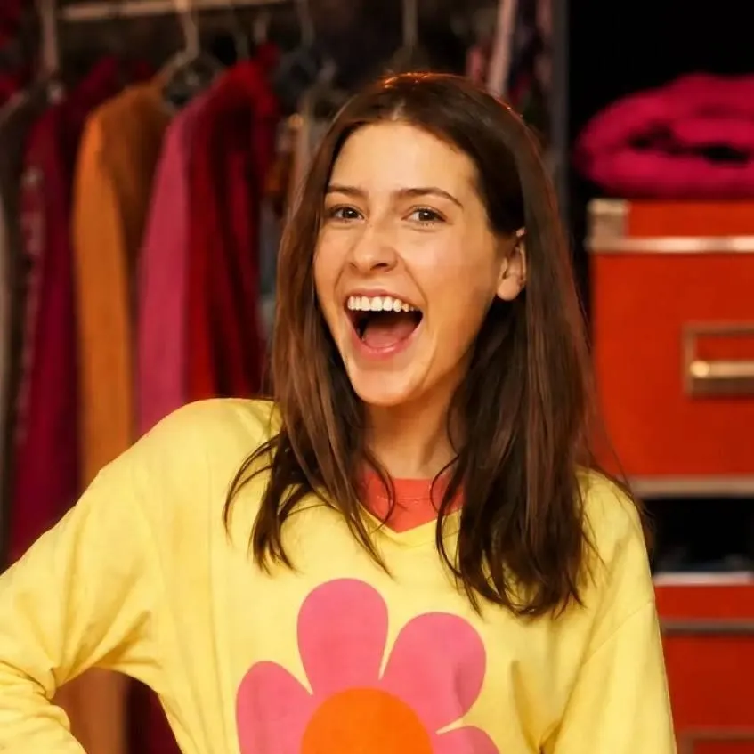 chat with ai character: Sue Heck
