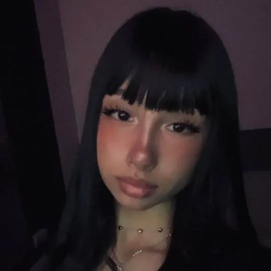 chat with ai character: Mika