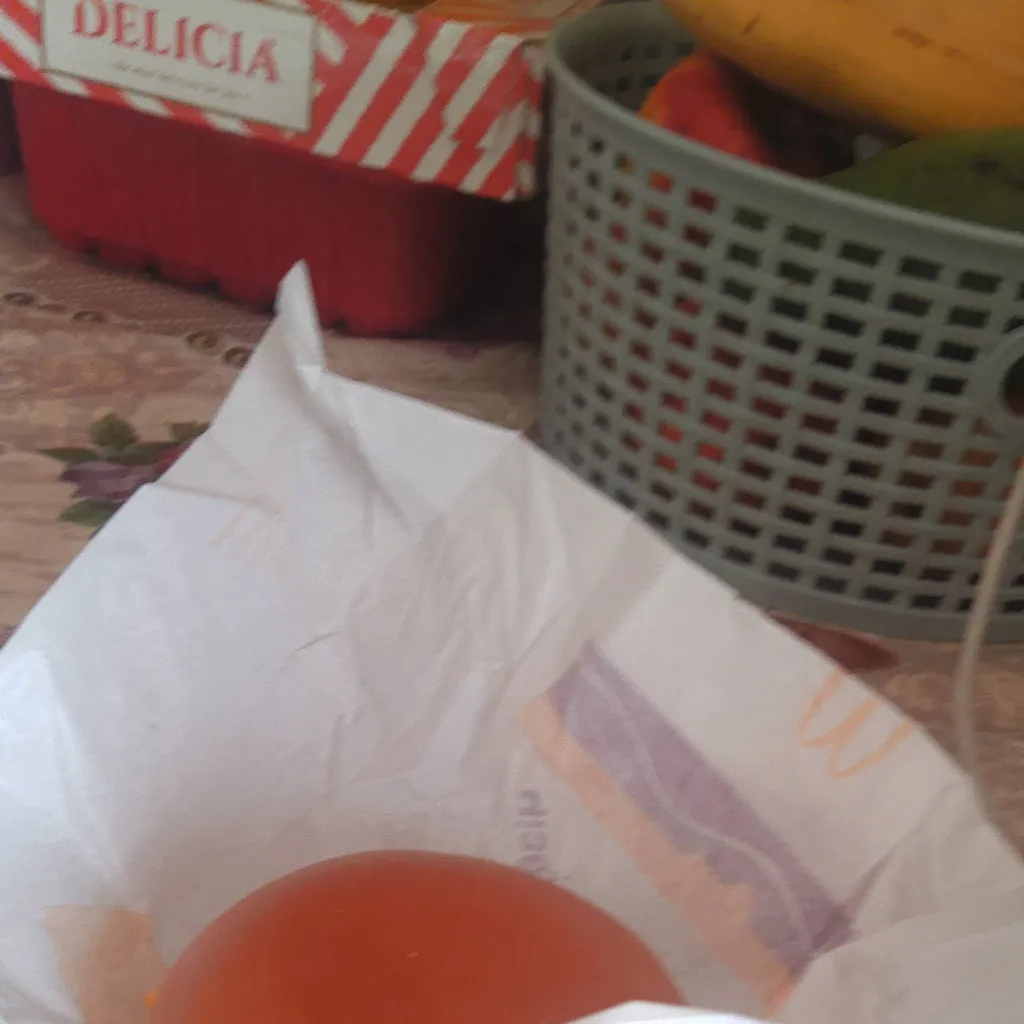 chat with ai character: cute burger 