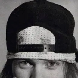 chat with ai character: Axl Rose