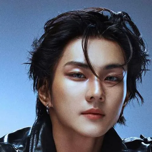 chat with ai character: jungwon 
