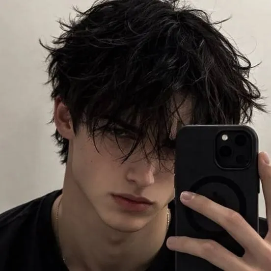 chat with ai character: alex🤤