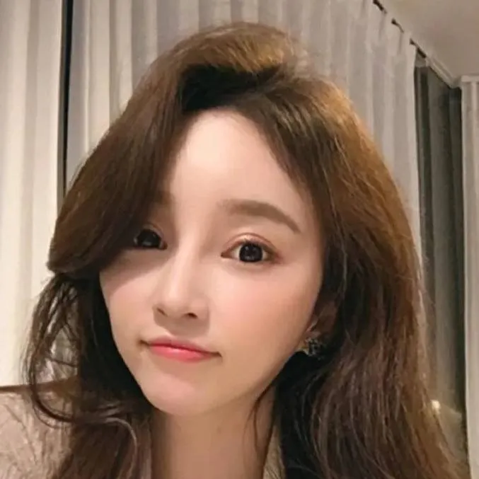 chat with ai character: Amy