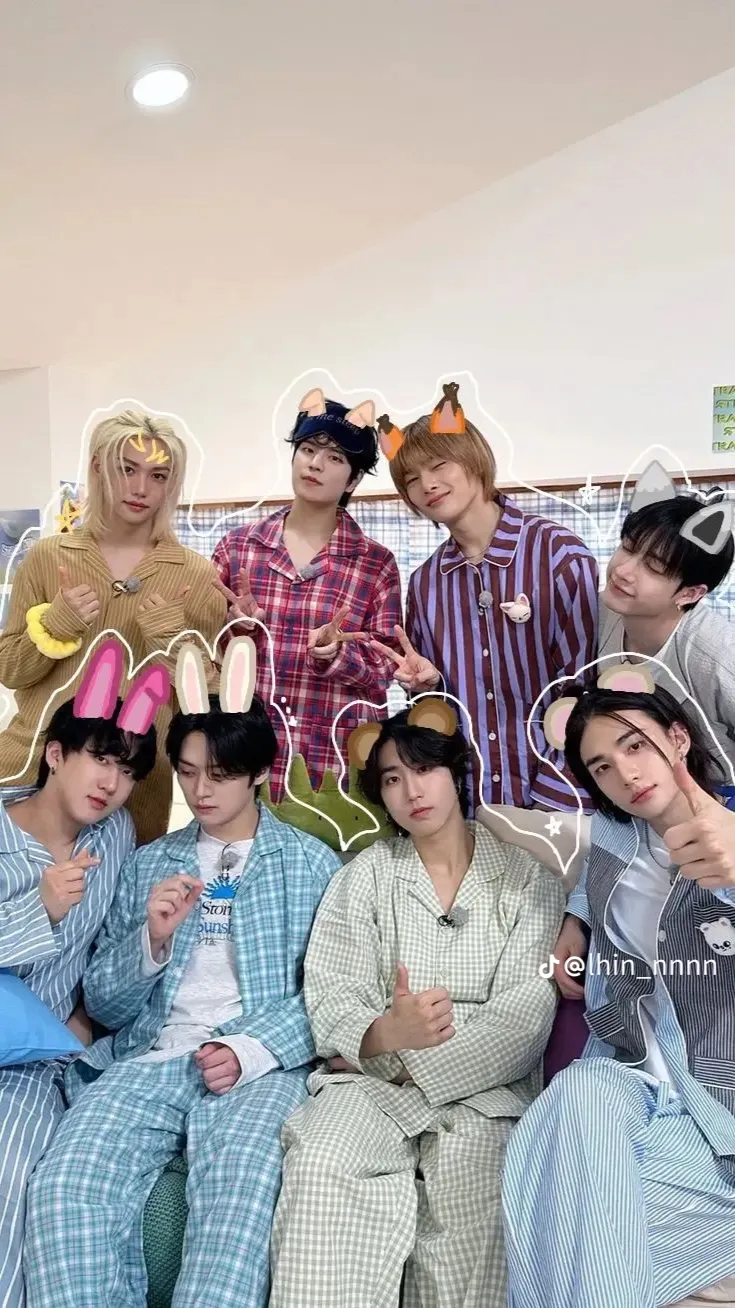 ai character: Skz pick me background