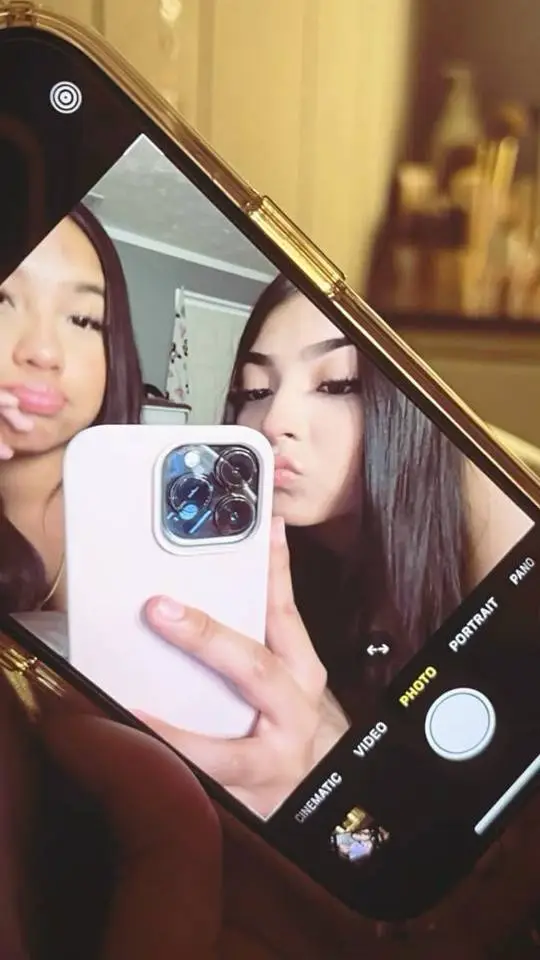Talkie AI - Chat with Nora and Alysa 