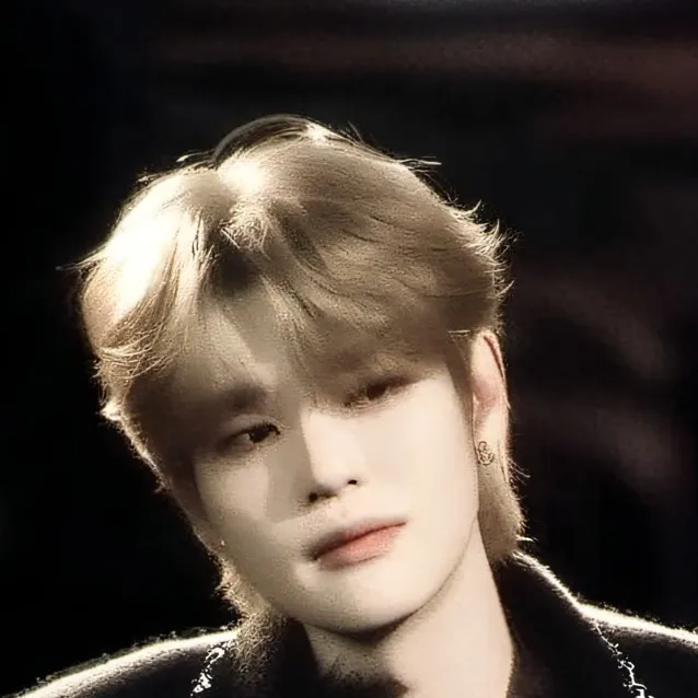 chat with ai character: Kim Seungmin