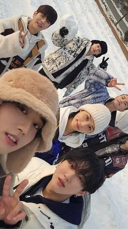 ai character: SKZ + Appalachian! background