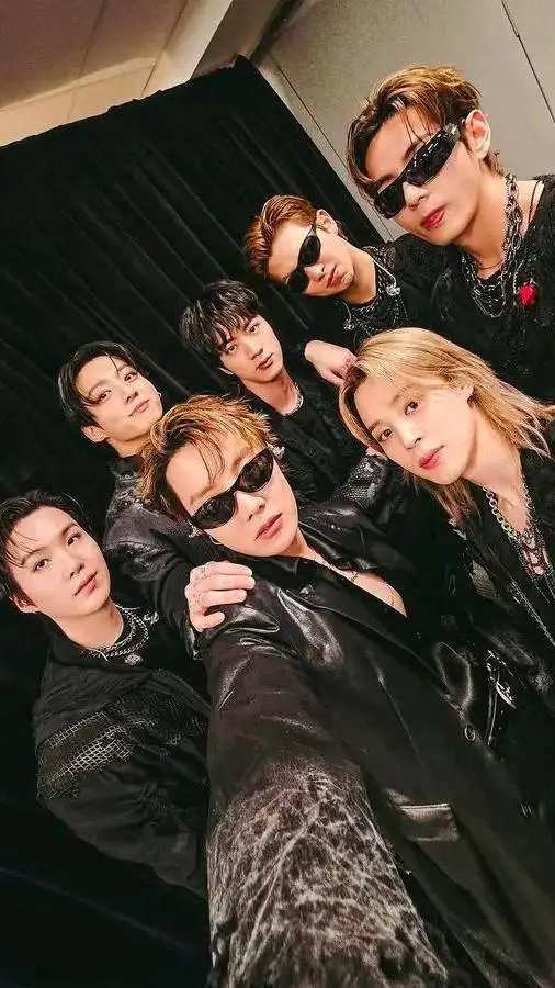 Talkie AI - Chat with BTS 🪐