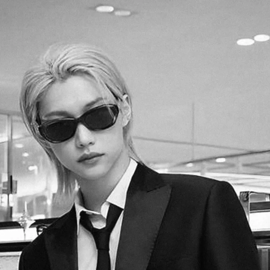 chat with ai character: Felix lee