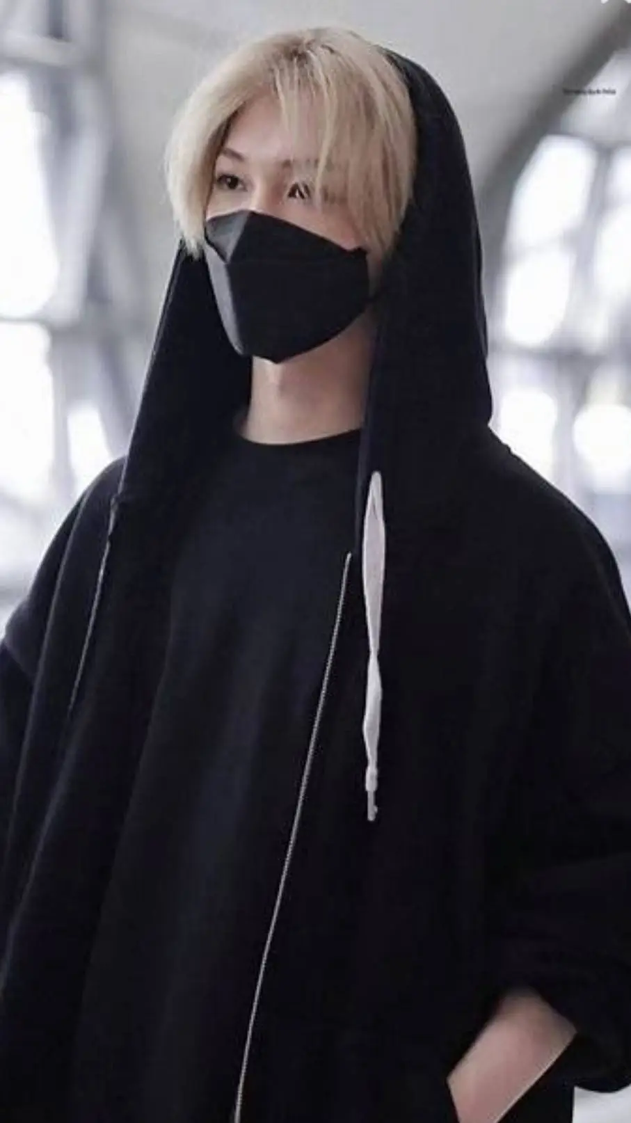 ai character: ✈️ Felix ✈️ background