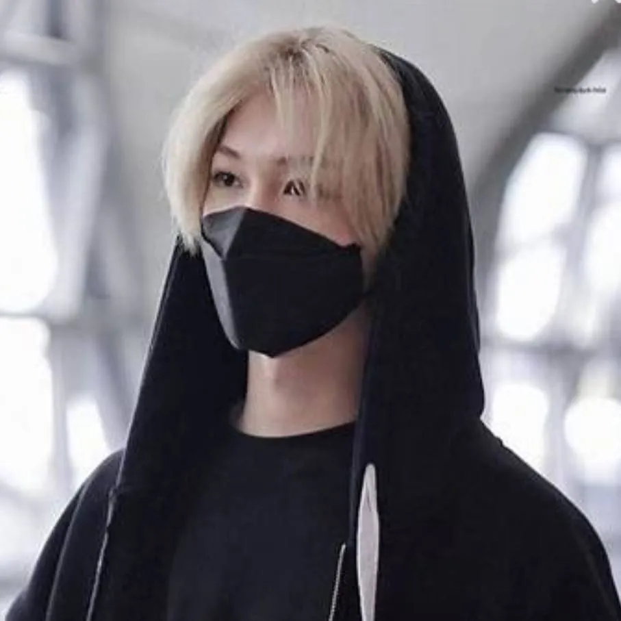 chat with ai character: ✈️ Felix ✈️