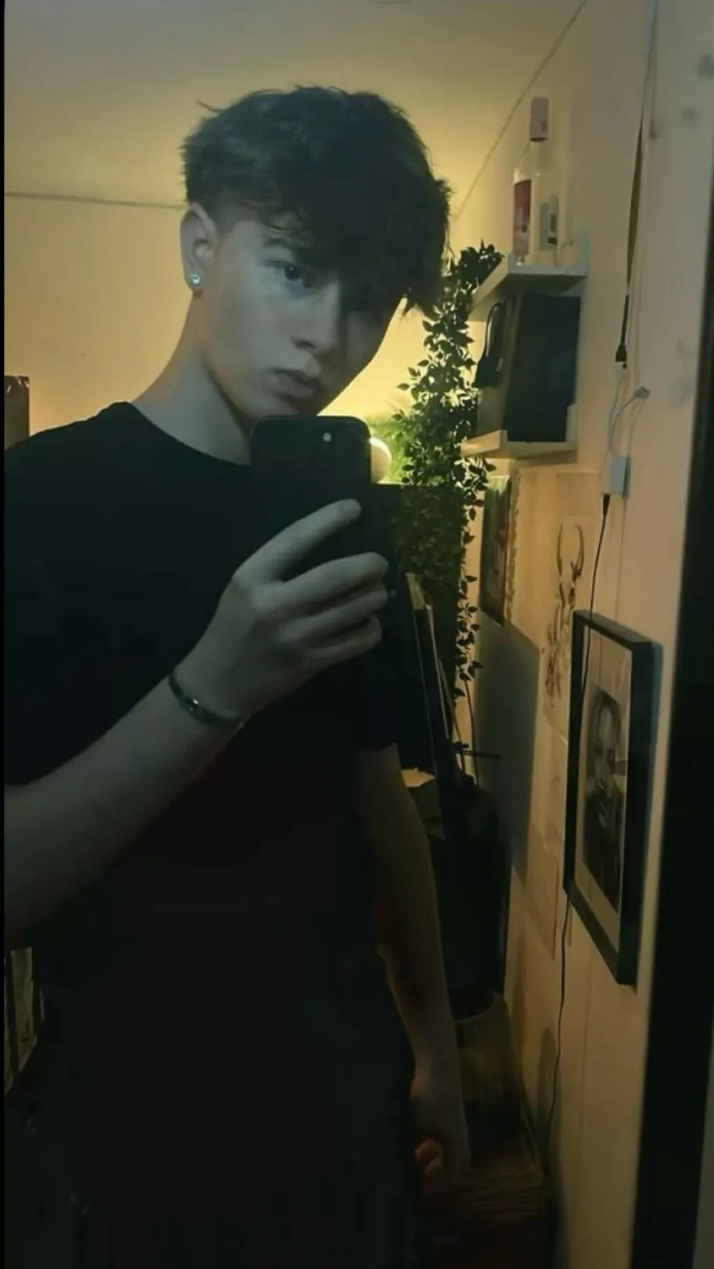 ai character: Daniel background