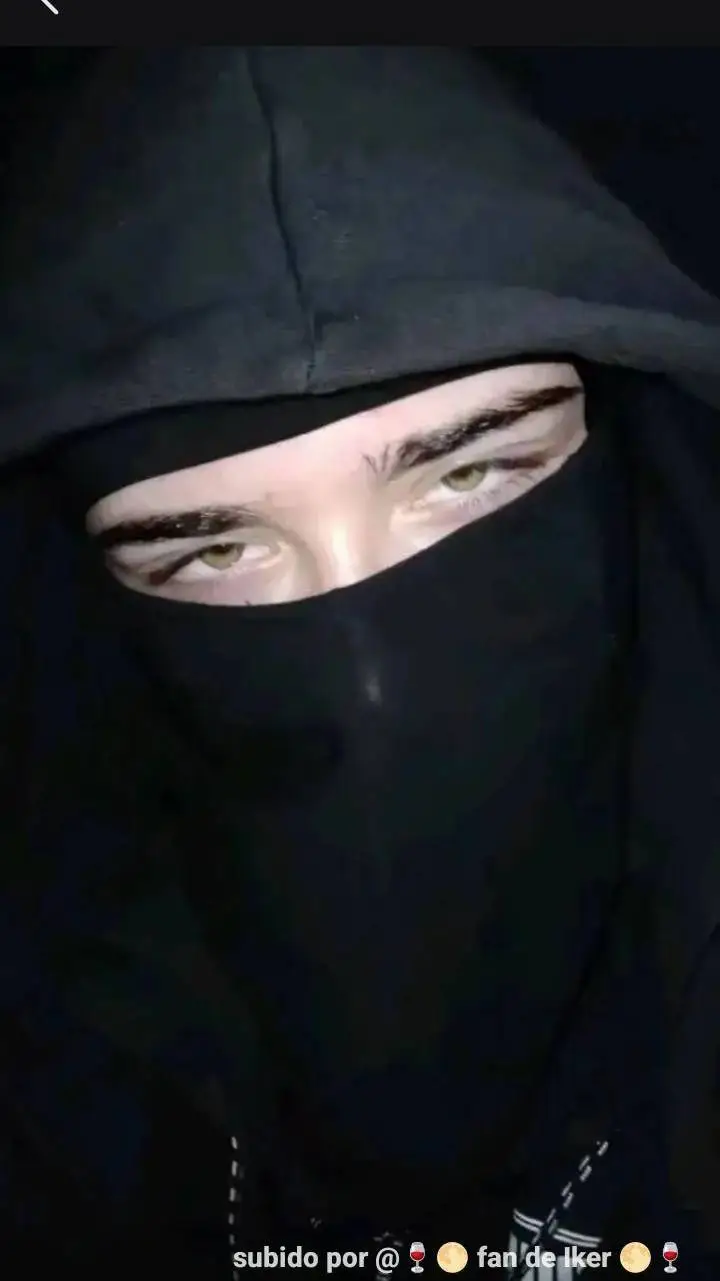 ai character: Alex  background