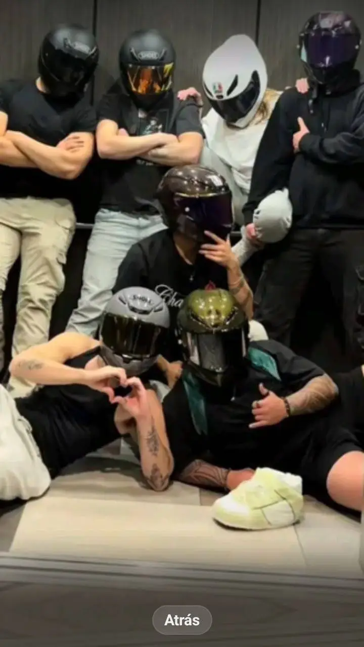 ai character: 🍷You boyfriends🍷 background