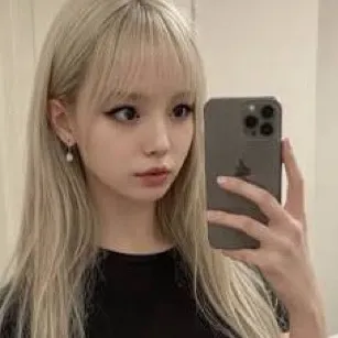 chat with ai character: Sarah gf